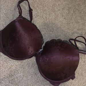 GORGEOUS Victoria’s Secret 34DD push up bra